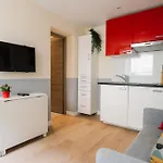 Stunning Modern Red Apartment Near Bastille-Marais