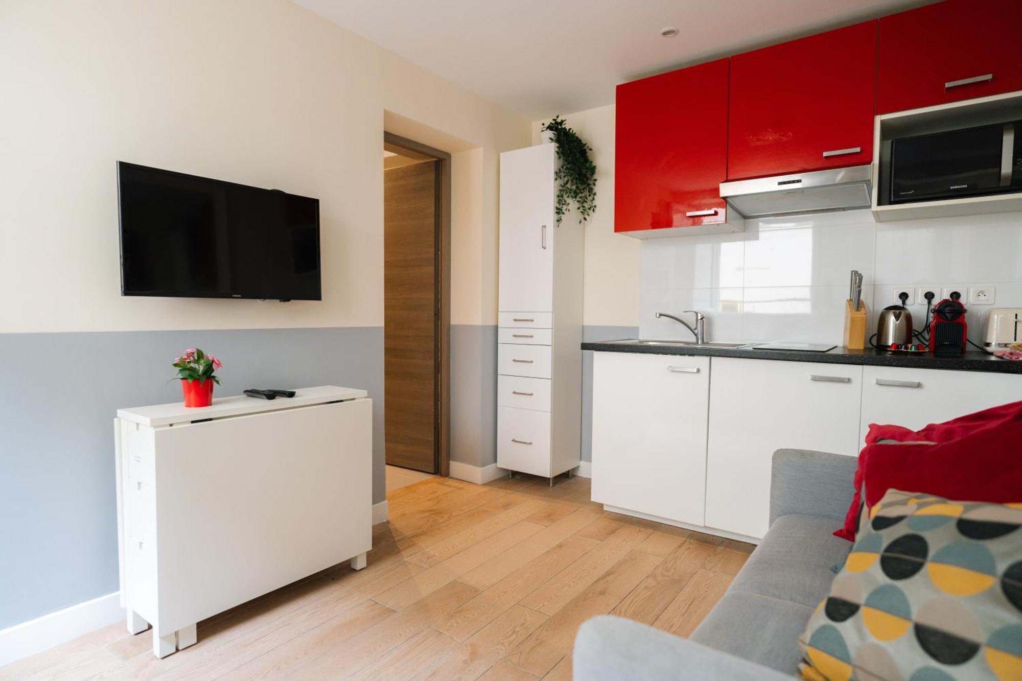 Stunning Modern Red Near Bastille-marais Appartamento